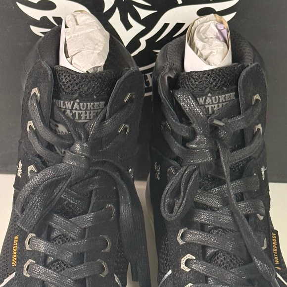 Milwaukee Leather / Suede Street Riding Motorcycle Waterproof Shoes Sneakers NIB - Picture 3 of 8